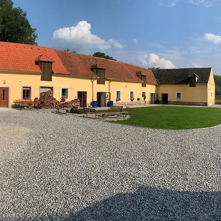 Statek Bezdedice Apartment *