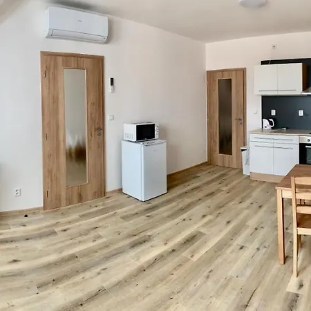 Statek Bezdědice * Hostomice