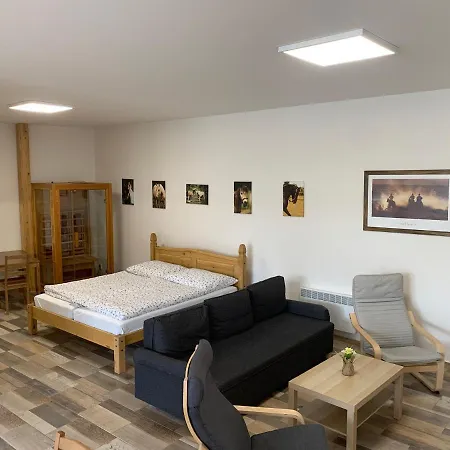 Statek Bezdedice 公寓 *