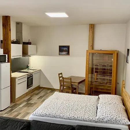 Statek Bezdědice * Hostomice