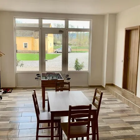 Apartment Statek Bezdedice Hostomice