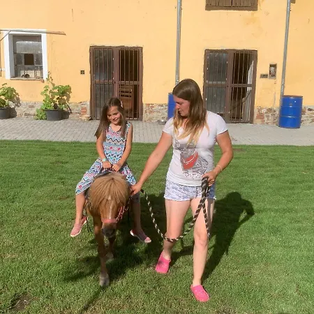 Statek Bezdedice 公寓