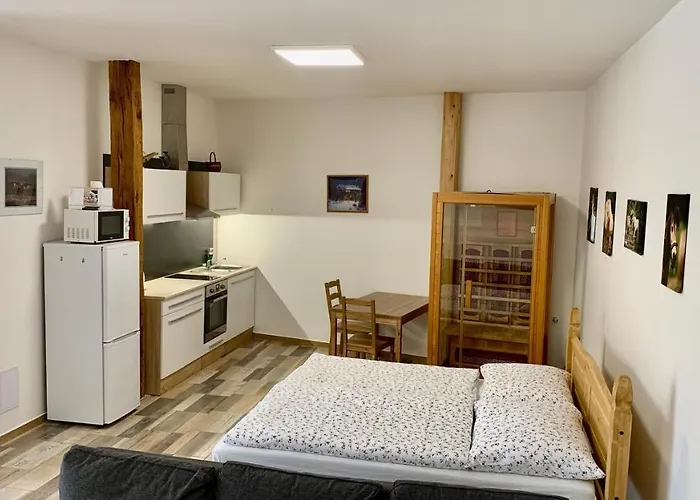 Statek Bezdedice * Hostomice